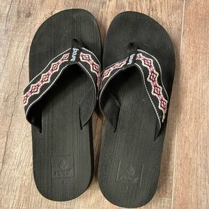 Size 9 Women’s Reef Flip Flops